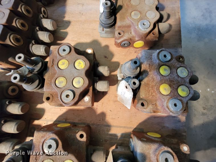 image for item IF9850 (42) hydraulic control valves