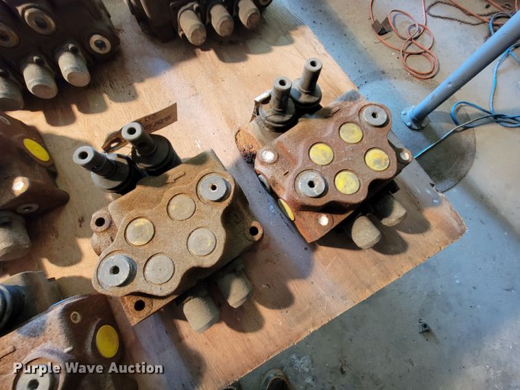 image for item IF9850 (42) hydraulic control valves