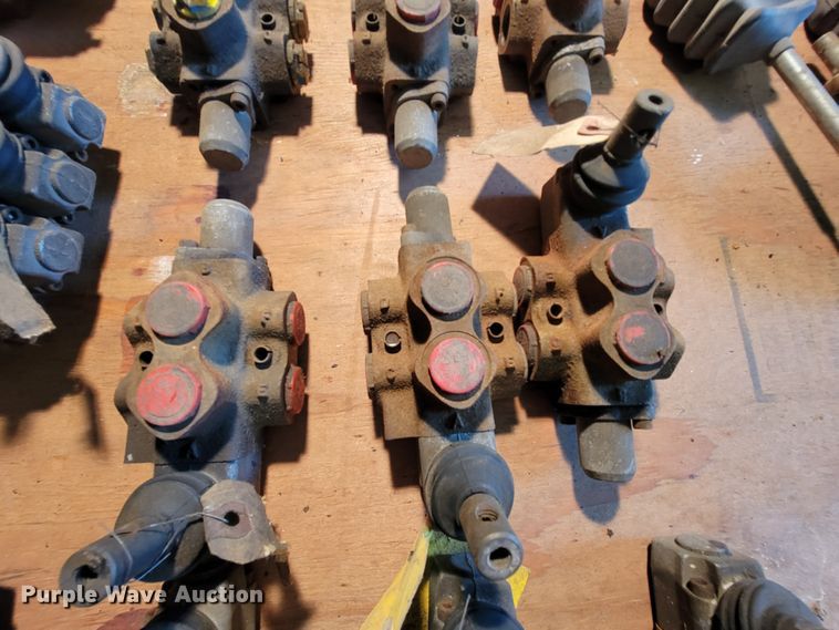 image for item IF9850 (42) hydraulic control valves