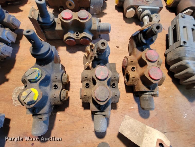 image for item IF9850 (42) hydraulic control valves
