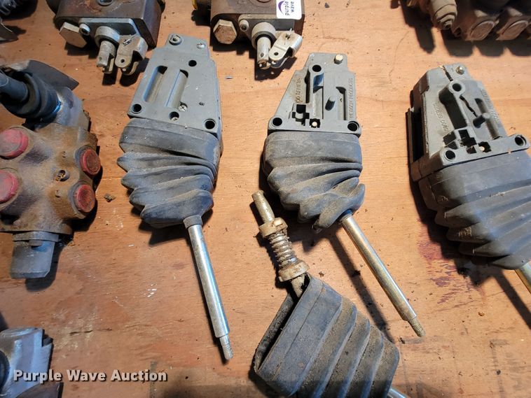 image for item IF9850 (42) hydraulic control valves