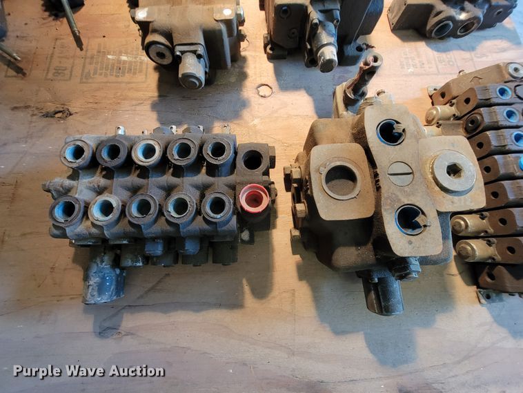 image for item IF9850 (42) hydraulic control valves