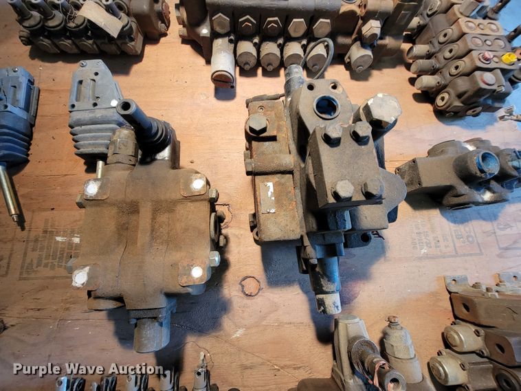 image for item IF9850 (42) hydraulic control valves
