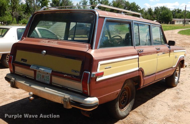 image for item IJ9380 1986 AMC Jeep Grand Wagoneer  SUV