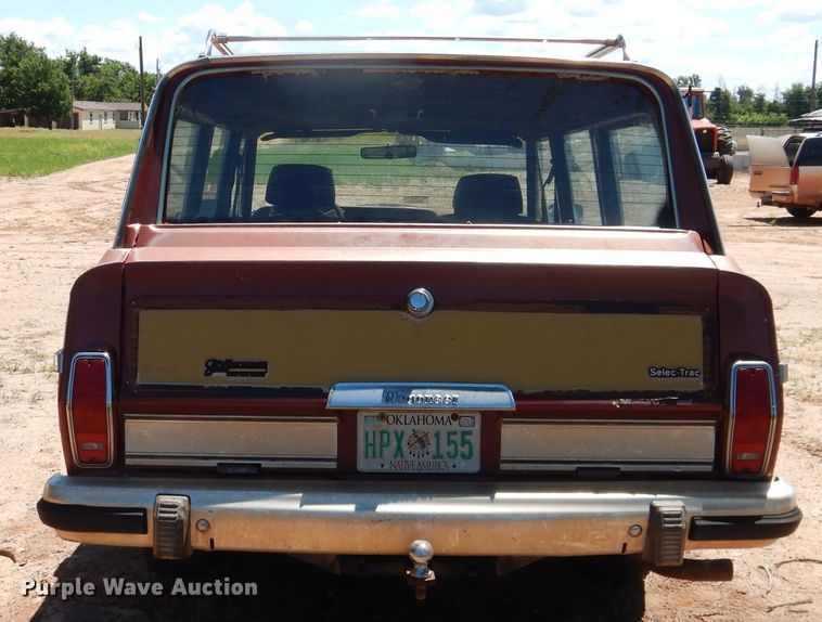 image for item IJ9380 1986 AMC Jeep Grand Wagoneer  SUV