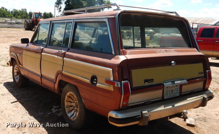 image for item IJ9380 1986 AMC Jeep Grand Wagoneer  SUV