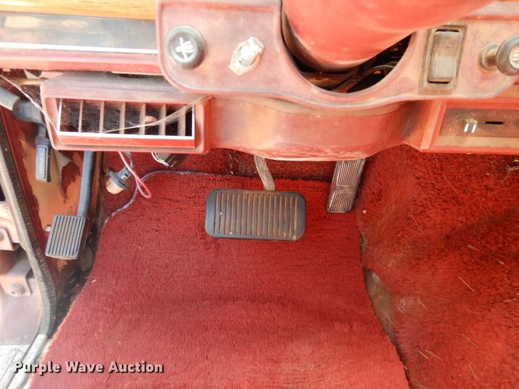 image for item IJ9380 1986 AMC Jeep Grand Wagoneer  SUV