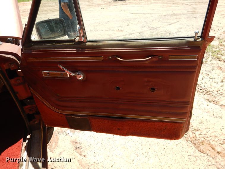 image for item IJ9380 1986 AMC Jeep Grand Wagoneer  SUV