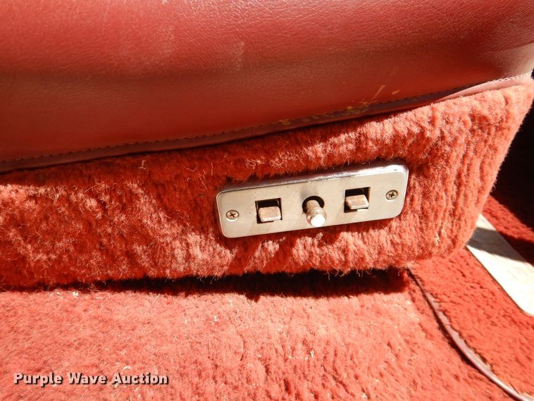 image for item IJ9380 1986 AMC Jeep Grand Wagoneer  SUV