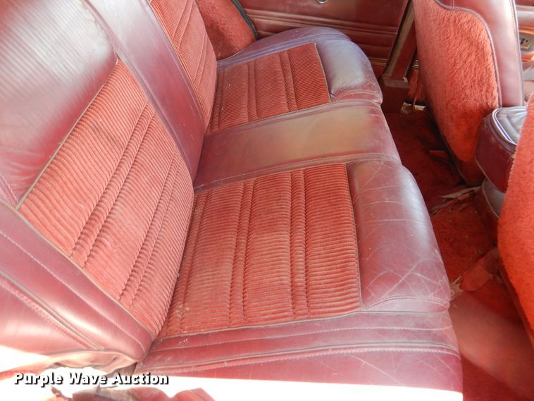 image for item IJ9380 1986 AMC Jeep Grand Wagoneer  SUV