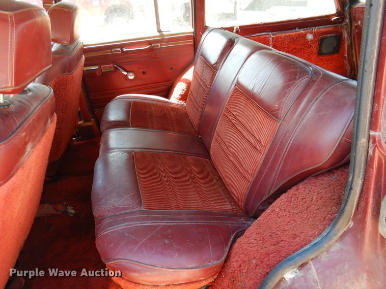 image for item IJ9380 1986 AMC Jeep Grand Wagoneer  SUV