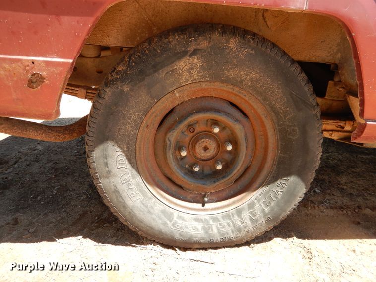 image for item IJ9380 1986 AMC Jeep Grand Wagoneer  SUV