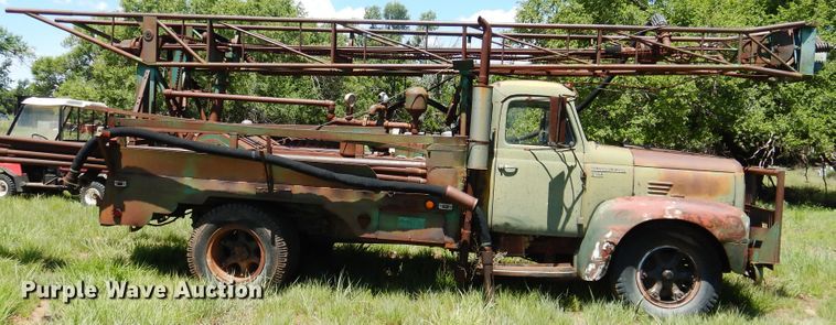 image for item IJ9382 1960 International R192  drilling rig truck