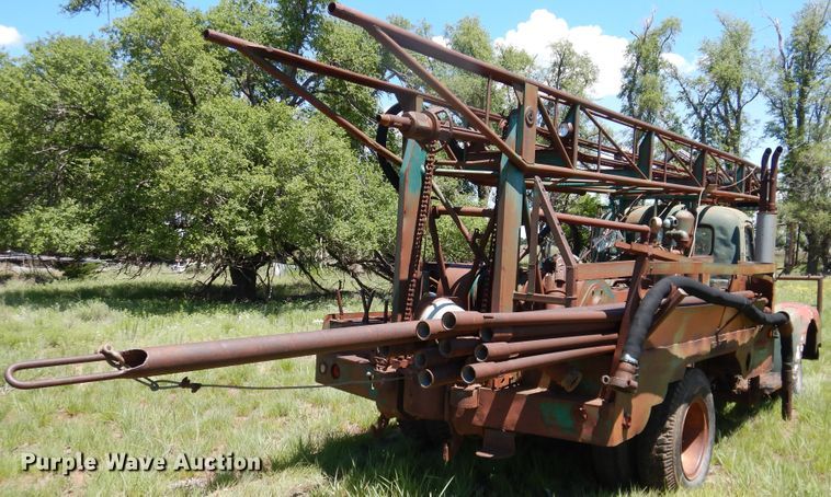 image for item IJ9382 1960 International R192  drilling rig truck