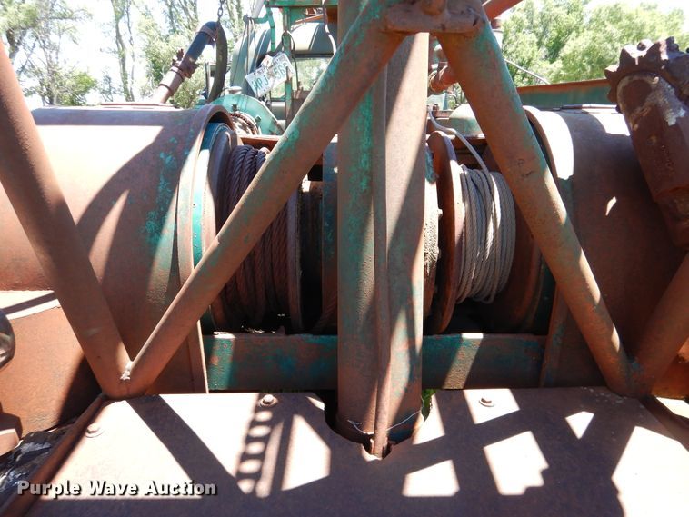 image for item IJ9382 1960 International R192  drilling rig truck