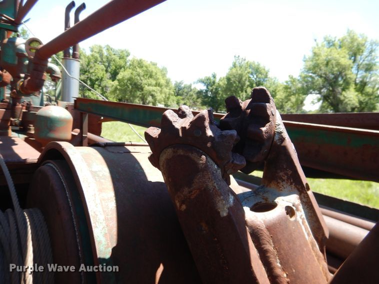 image for item IJ9382 1960 International R192  drilling rig truck