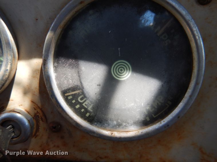 image for item IJ9382 1960 International R192  drilling rig truck