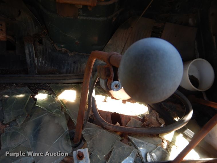 image for item IJ9382 1960 International R192  drilling rig truck