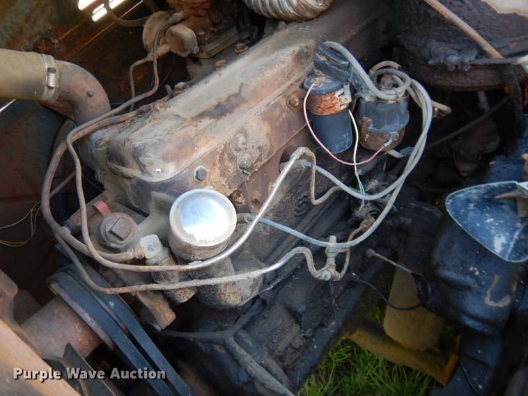 image for item IJ9382 1960 International R192  drilling rig truck