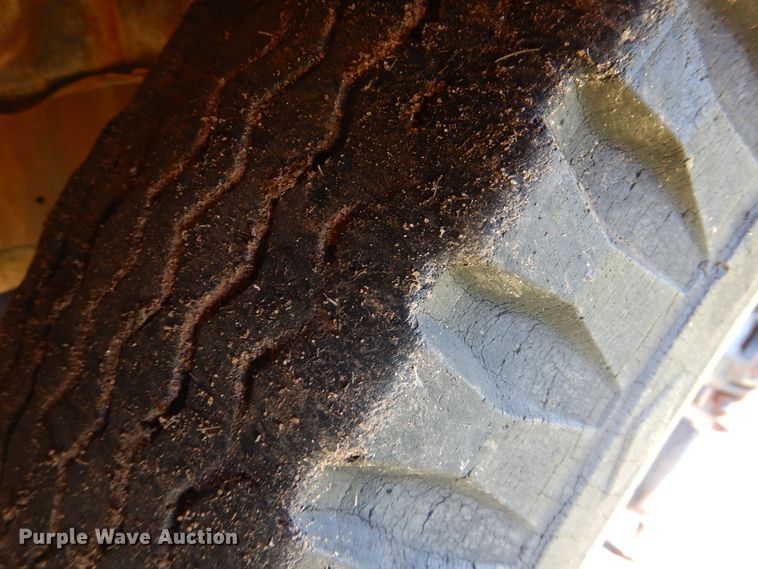 image for item IJ9382 1960 International R192  drilling rig truck