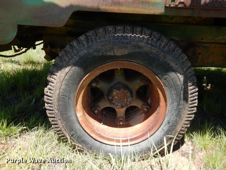 image for item IJ9382 1960 International R192  drilling rig truck