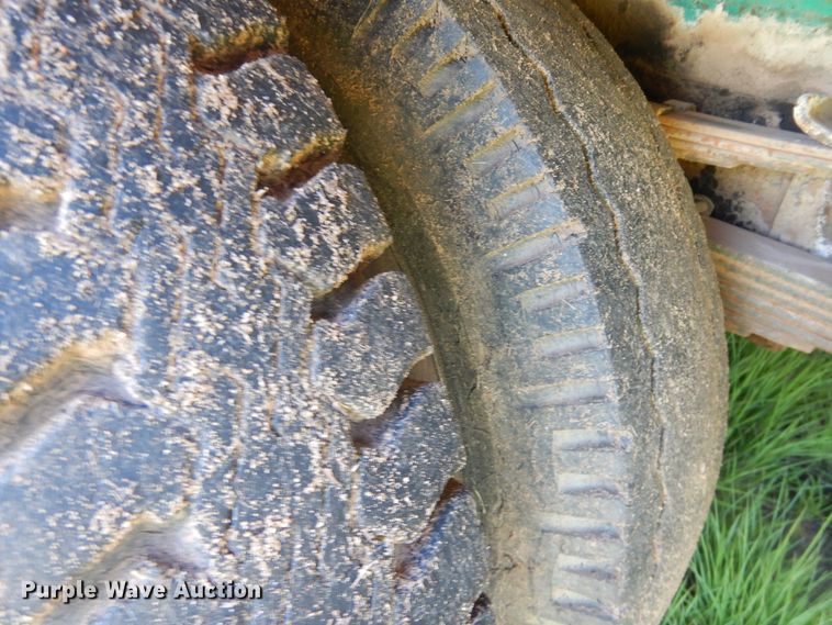 image for item IJ9382 1960 International R192  drilling rig truck