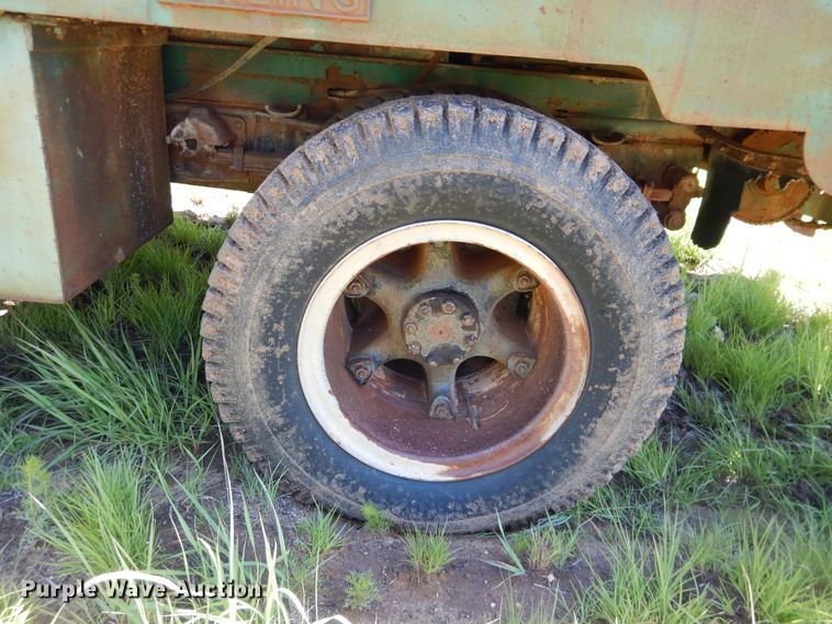 image for item IJ9382 1960 International R192  drilling rig truck