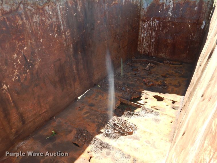 image for item IJ9389 Roll-off dumpster