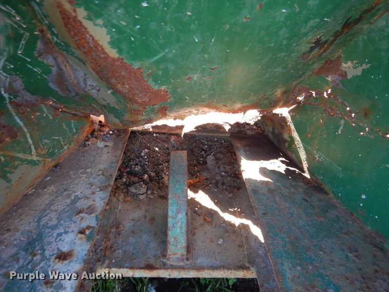 image for item IJ9389 Roll-off dumpster