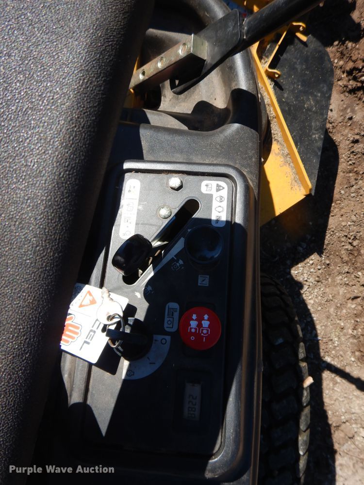 image for item IJ9390 Hustler 938670  ZTR lawn mower