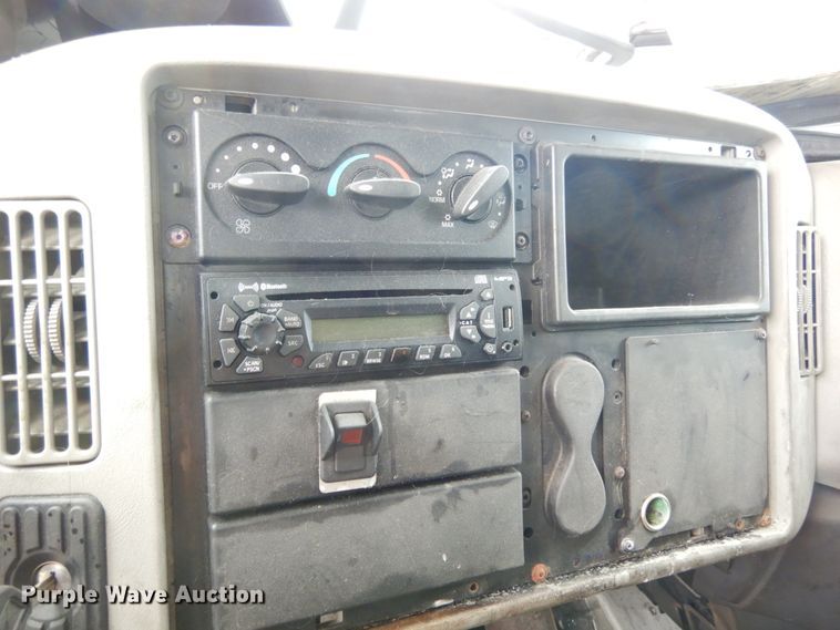 image for item IL9449 2013 International TerraStar SFA  utility / service truck