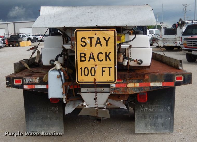 image for item IL9451 2004 Ford F450 Super Duty XL  Crew Cab flatbed truck