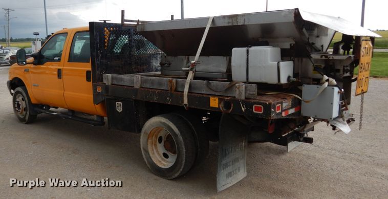 image for item IL9451 2004 Ford F450 Super Duty XL  Crew Cab flatbed truck