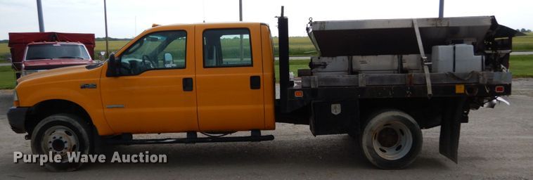 image for item IL9451 2004 Ford F450 Super Duty XL  Crew Cab flatbed truck