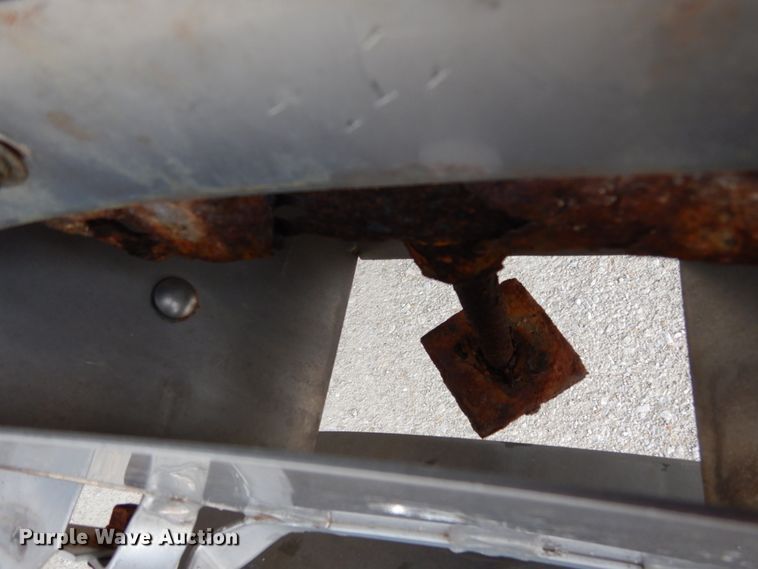 image for item IL9451 2004 Ford F450 Super Duty XL  Crew Cab flatbed truck