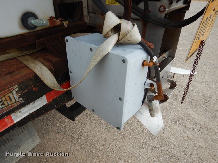 image for item IL9451 2004 Ford F450 Super Duty XL  Crew Cab flatbed truck