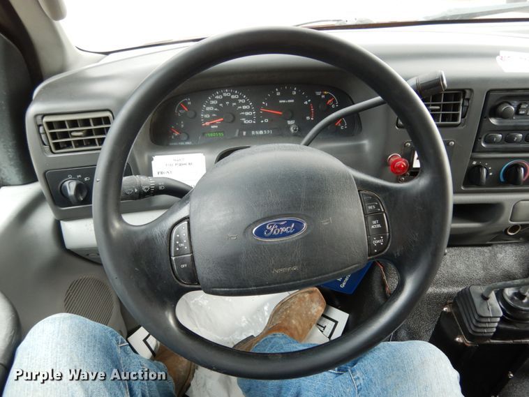 image for item IL9451 2004 Ford F450 Super Duty XL  Crew Cab flatbed truck