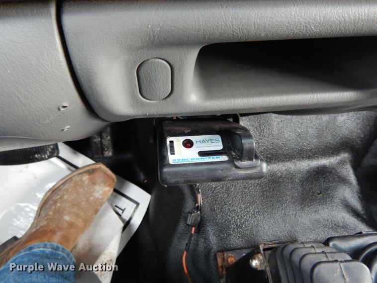 image for item IL9451 2004 Ford F450 Super Duty XL  Crew Cab flatbed truck