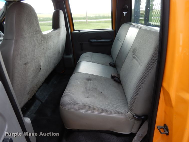 image for item IL9451 2004 Ford F450 Super Duty XL  Crew Cab flatbed truck