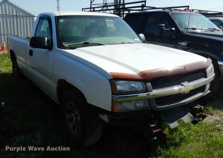 image for item IL9752 2005 Chevrolet Silverado 1500  pickup truck