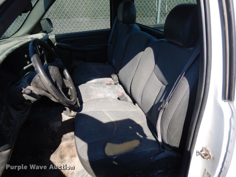 image for item IL9752 2005 Chevrolet Silverado 1500  pickup truck