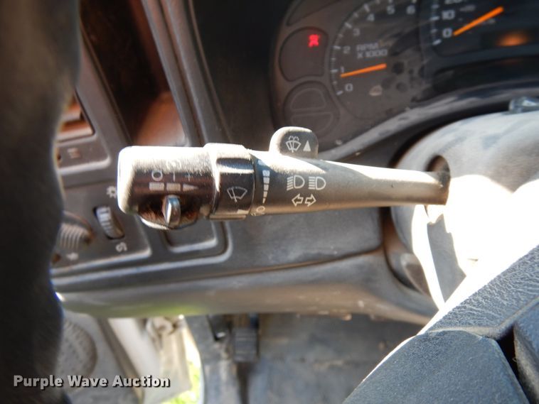 image for item IL9752 2005 Chevrolet Silverado 1500  pickup truck