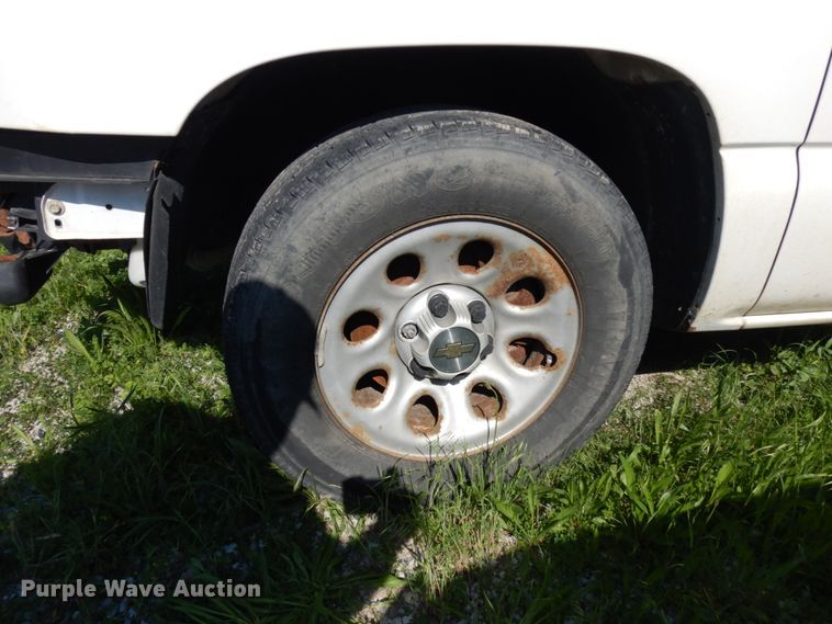 image for item IL9752 2005 Chevrolet Silverado 1500  pickup truck