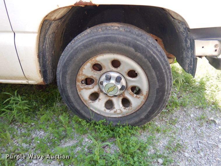 image for item IL9752 2005 Chevrolet Silverado 1500  pickup truck