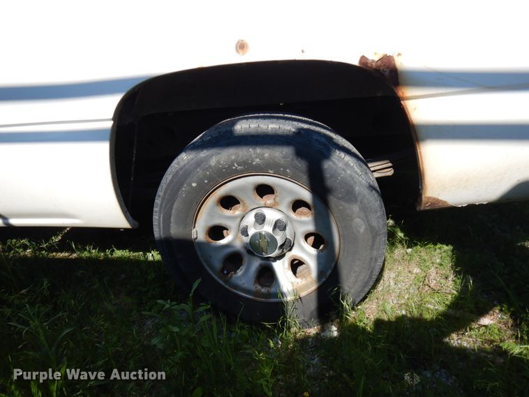 image for item IL9752 2005 Chevrolet Silverado 1500  pickup truck