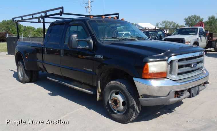 image for item IL9753 1999 Ford F350 Super Duty  Crew Cab pickup truck