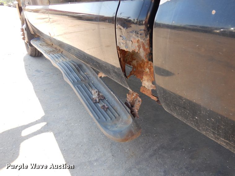 image for item IL9753 1999 Ford F350 Super Duty  Crew Cab pickup truck