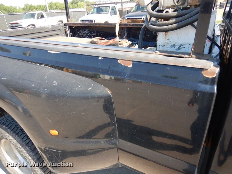 image for item IL9753 1999 Ford F350 Super Duty  Crew Cab pickup truck