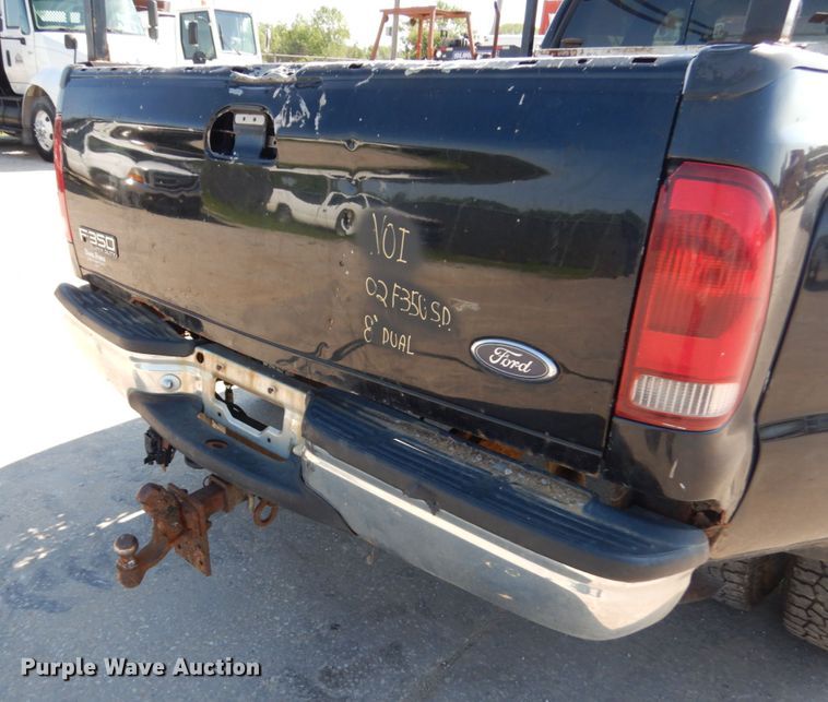 image for item IL9753 1999 Ford F350 Super Duty  Crew Cab pickup truck