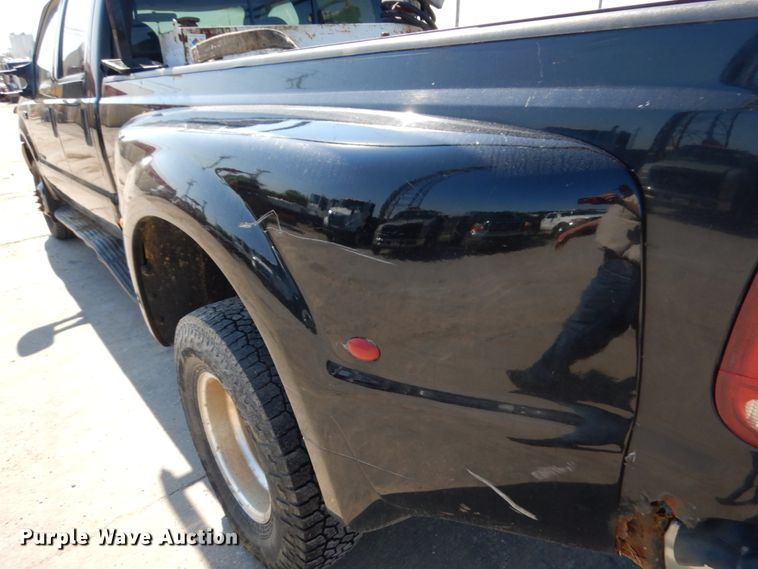 image for item IL9753 1999 Ford F350 Super Duty  Crew Cab pickup truck